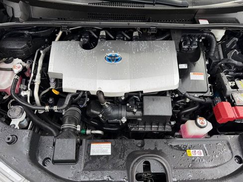 Used 2022 Toyota Prius LE image 14