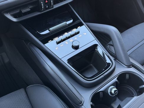 Used 2025 Porsche Cayenne GTS image 22