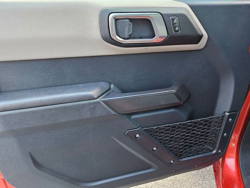 Used 2024 Ford Bronco Wildtrak image 16