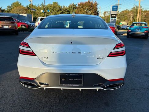Used 2025 Genesis G70 2.5T image 6