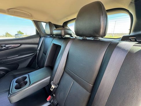 Used 2017 Nissan Rogue Sport SL w/ SL Premium Package image 31