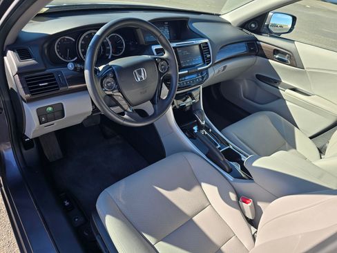 Used 2017 Honda Accord EX-L image 2