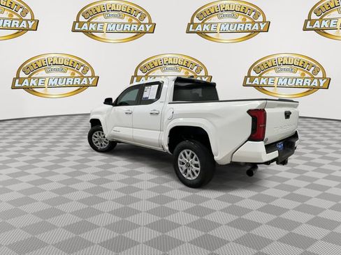 Used 2025 Toyota Tacoma SR5 RWD image 9