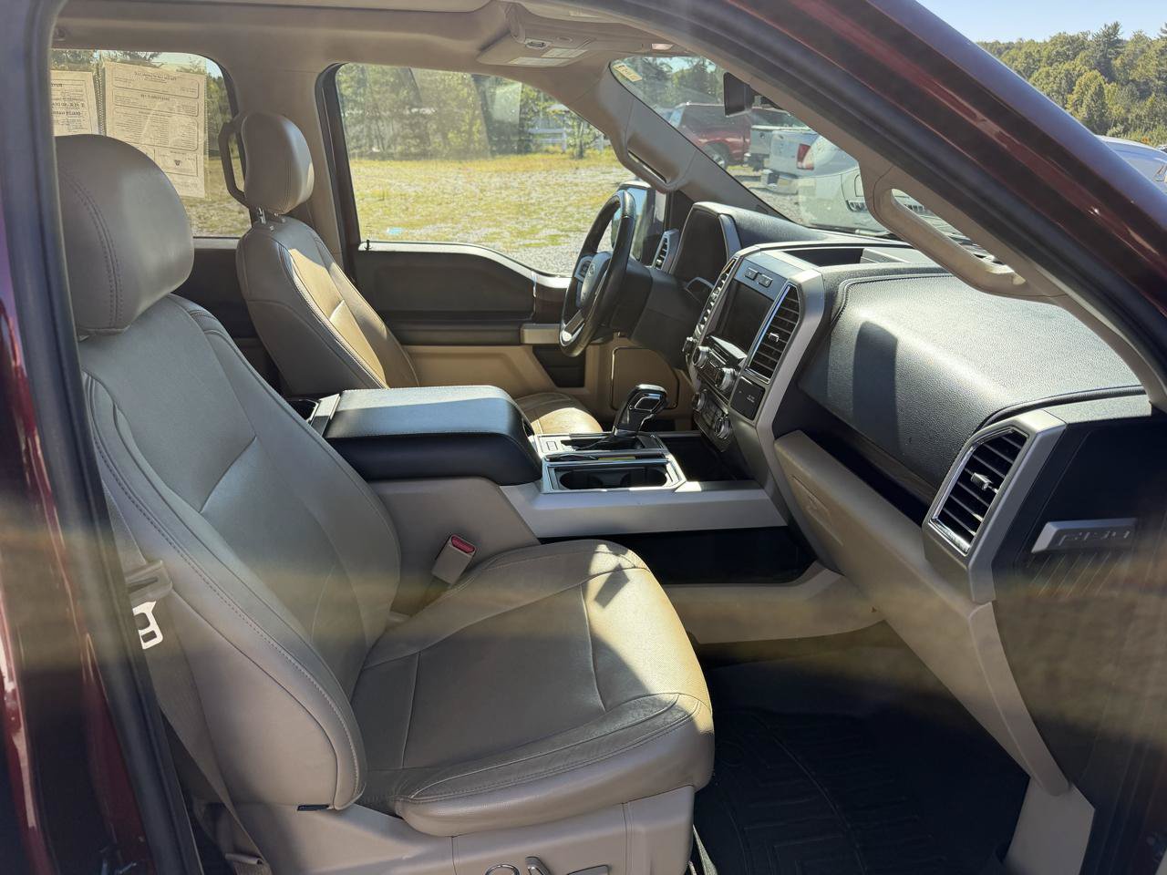 Used 2015 Ford F150 Lariat w/ Equipment Group 502A Luxury AWD/4WD image 13