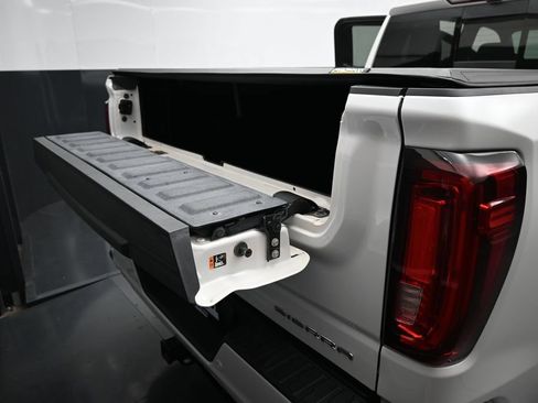 Used 2020 GMC Sierra 1500 Denali w/ Denali Ultimate Package AWD/4WD image 34