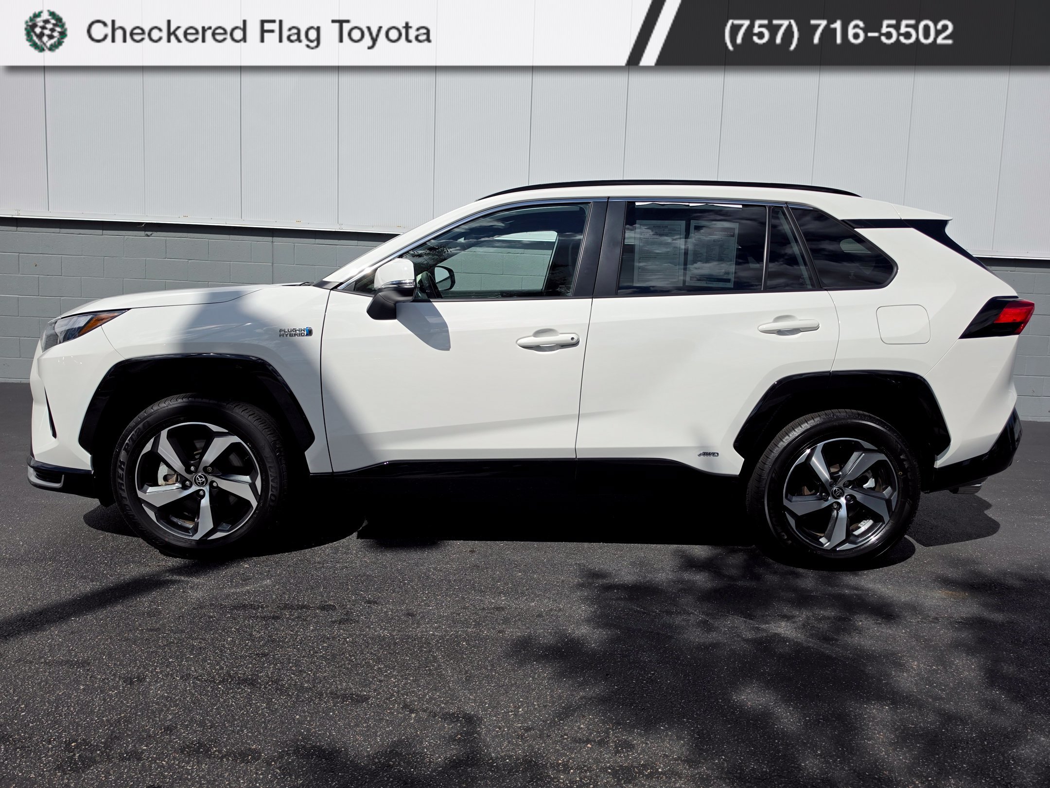 Used 2024 Toyota RAV4 SE w/ Weather & Moonroof Package AWD/4WD image 2