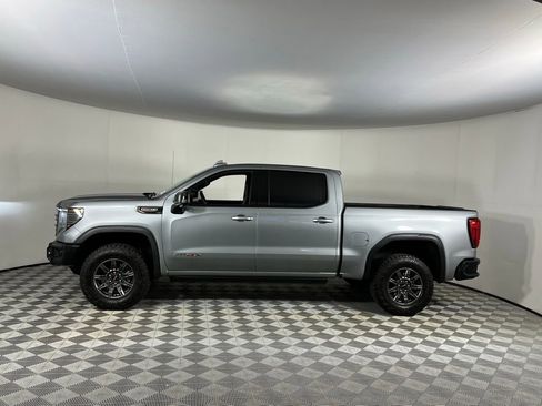 Used 2024 GMC Sierra 1500 AT4X image 9