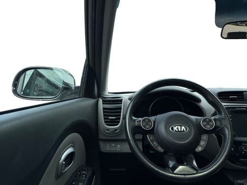 Used 2016 Kia Soul + w/ Primo Package FWD image 21