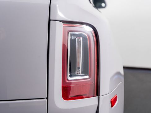 Used 2023 Rolls-Royce Cullinan image 13