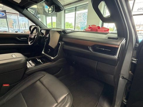 Used 2025 GMC Yukon Denali AWD/4WD image 54