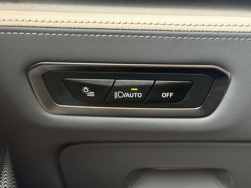 Used 2025 BMW X7 M60i image 39