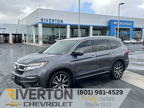 Used 2022 Honda Pilot Touring image 1