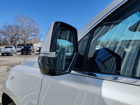 Used 2019 Cadillac Escalade Premium Luxury image 10