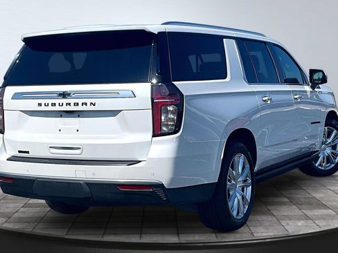 Used 2024 Chevrolet Suburban High Country AWD/4WD image 2