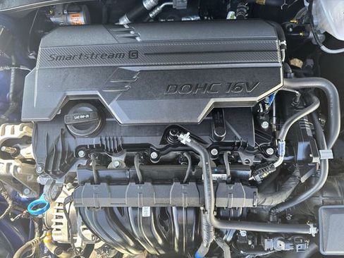 Used 2025 Hyundai Elantra SEL FWD image 32