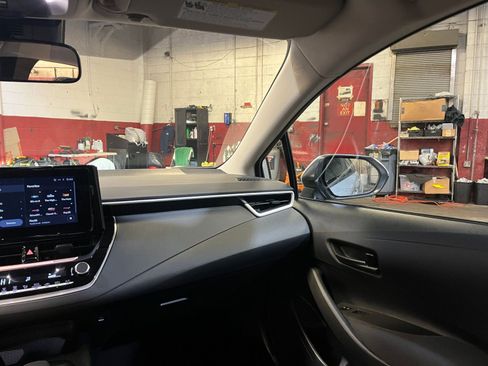 Used 2025 Toyota Corolla LE image 34