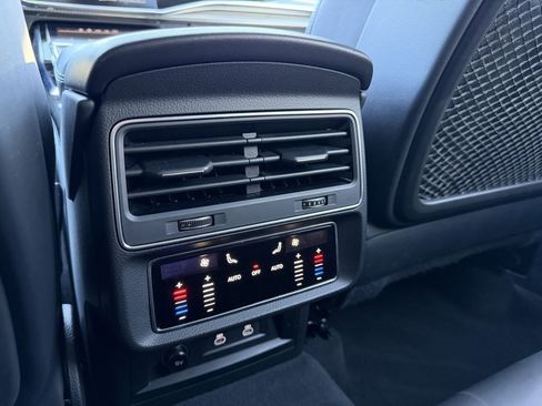 Used 2024 Audi SQ7 Premium Plus w/ S Sport Package image 30