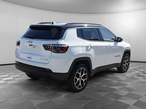 Used 2025 Jeep Compass Limited w/ Sun & Sound Group AWD/4WD image 7