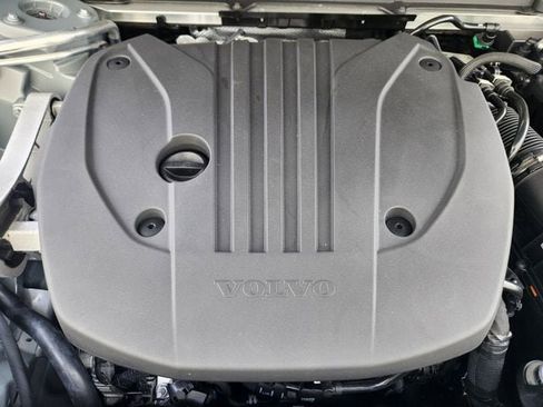 New 2026 Volvo XC60 B5 Ultra w/ Climate Package image 19