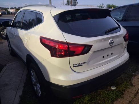 Used 2018 Nissan Rogue Sport SV FWD image 5
