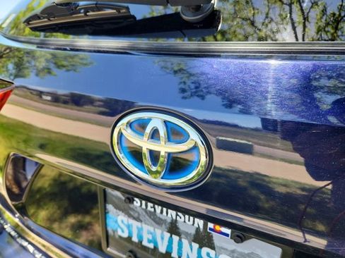 Used 2021 Toyota Highlander XLE AWD/4WD image 23