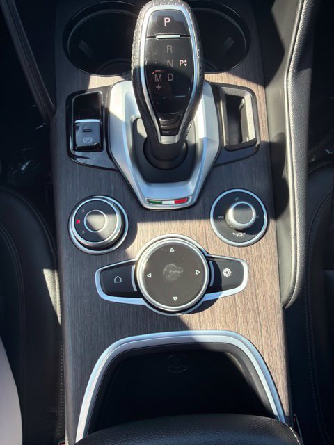 Used 2022 Alfa Romeo Giulia Ti RWD image 17
