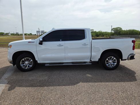 Used 2025 Chevrolet Silverado 1500 LTZ w/ Z71 Off-Road Package AWD/4WD image 5