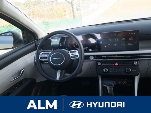 New 2026 Hyundai Tucson SE image 18