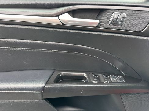 Used 2017 Ford Fusion Titanium FWD image 10
