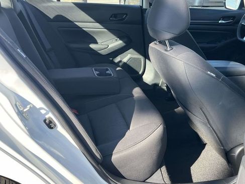 Used 2025 Nissan Altima 2.5 SV image 20