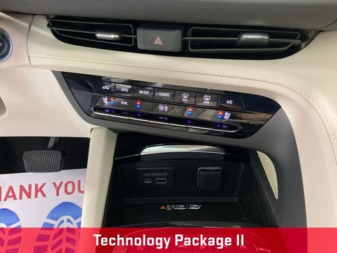 Used 2022 Buick Envision Avenir w/ Technology Package II image 9