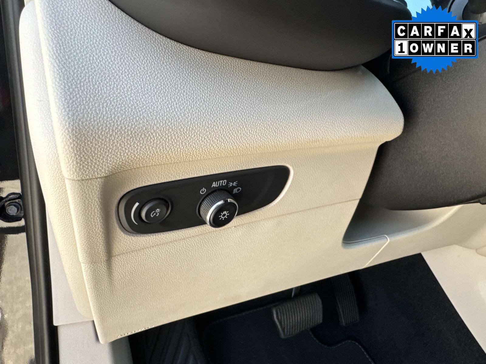 Used 2022 Buick Envision Essence w/ Safety Package FWD image 35