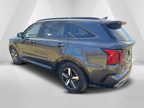 Used 2022 Kia Sorento EX w/ Panoramic Sunroof Package image 5