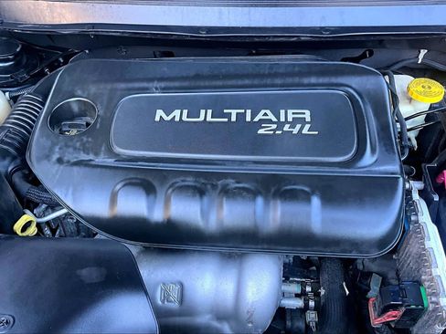 Used 2015 Jeep Cherokee Sport image 31