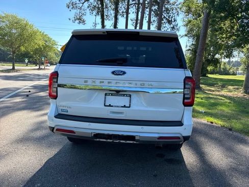 Used 2022 Ford Expedition Limited RWD image 4
