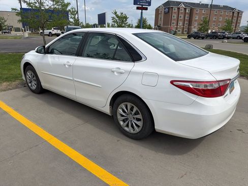 Used 2017 Toyota Camry FWD image 8