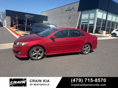 Used 2013 Toyota Camry SE w/ Leather Pkg image 8