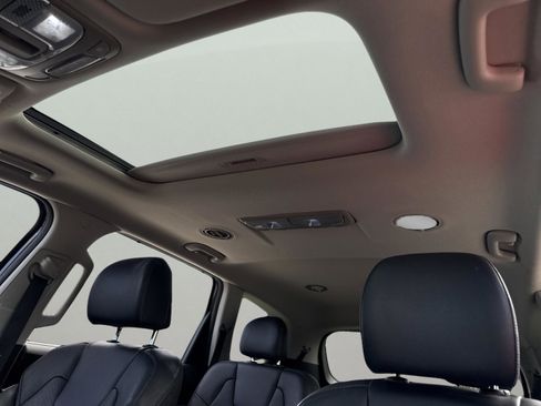 Certified 2022 Kia Telluride EX w/ EX Premium Package image 11