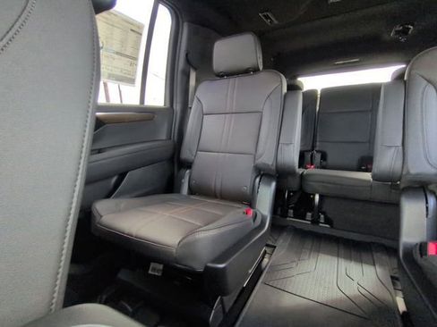 New 2026 Chevrolet Suburban High Country image 4