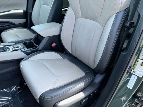 Used 2022 Subaru Forester Limited AWD/4WD image 17