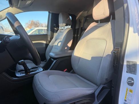 Used 2017 Chevrolet Colorado W/T image 12