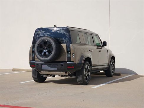 New 2026 Land Rover Defender 110 X-Dynamic SE image 4