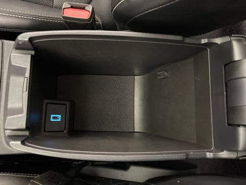 Used 2020 Ford Escape Titanium FWD image 23