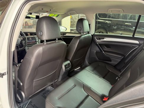 Used 2016 Volkswagen e-Golf SEL Premium w/ Driver Assistance Package FWD image 19