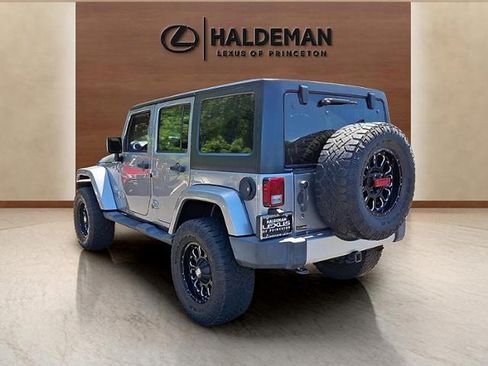 Used 2015 Jeep Wrangler Unlimited Sahara w/ Connectivity Group AWD/4WD image 4