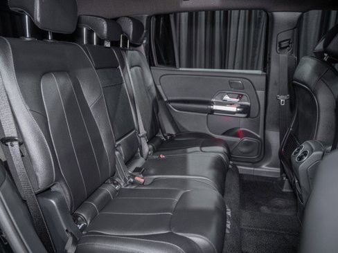 Used 2026 Mercedes-Benz GLB 250 image 12