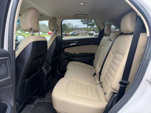 Used 2018 Ford Edge SEL w/ Equipment Group 201A AWD/4WD image 4