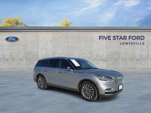 Used 2024 Lincoln Aviator 2WD w/ Premium Package image 2