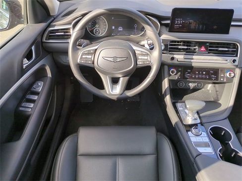Used 2025 Genesis G70 2.5T image 14