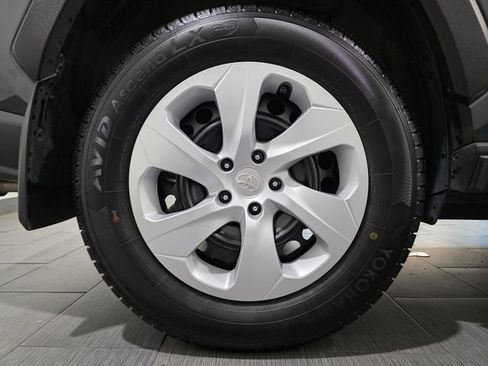 Used 2024 Toyota RAV4 LE AWD/4WD image 24